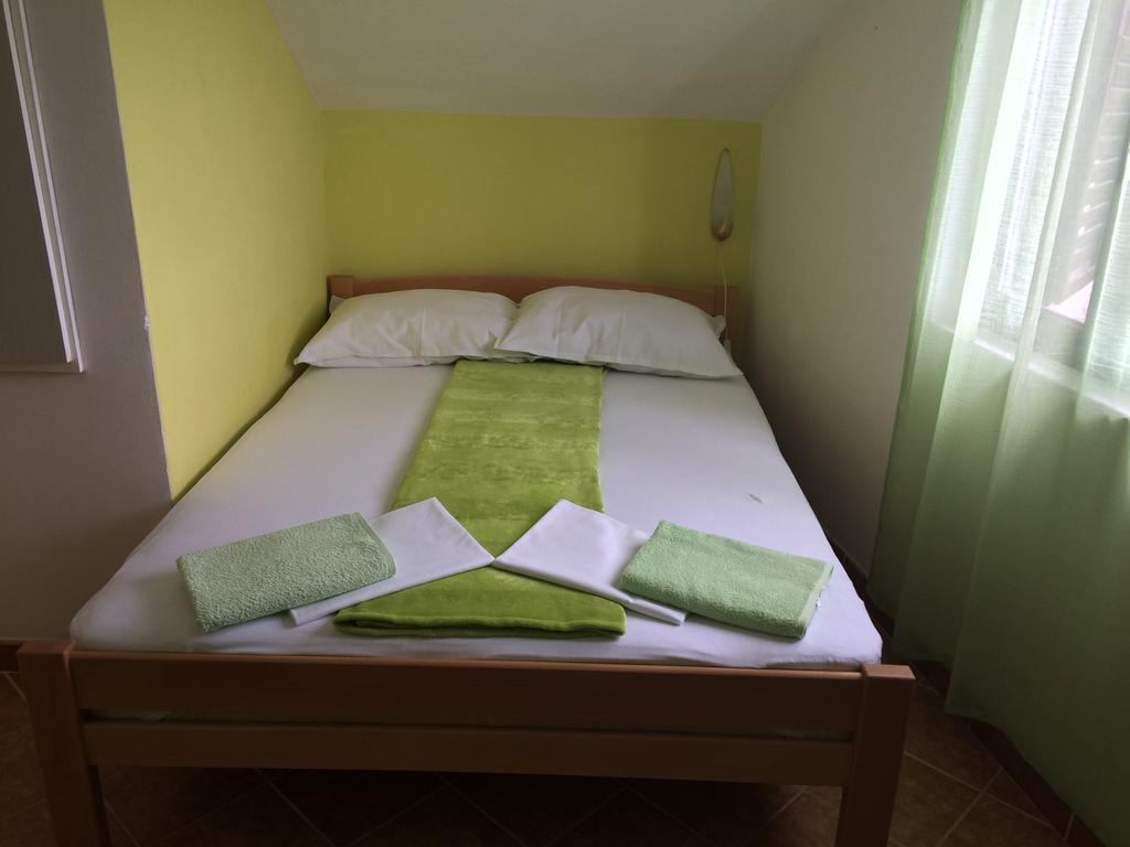 Apartments Nina Omišalj Eksteriør billede