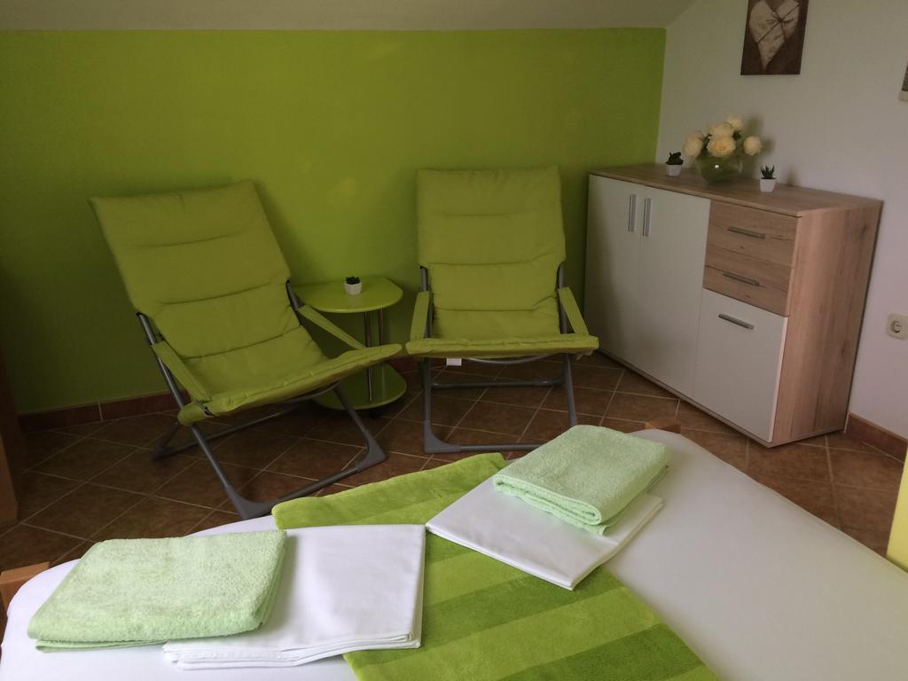 Apartments Nina Omišalj Eksteriør billede